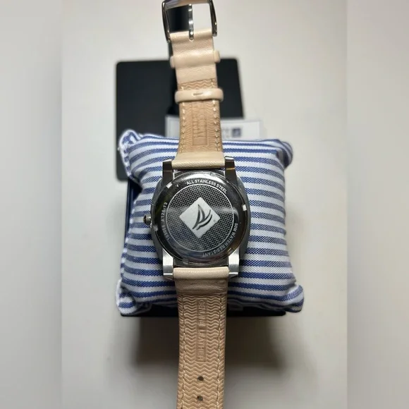 NWOT Sperry Top Sider Women’s Watch - Picture 3 of 11